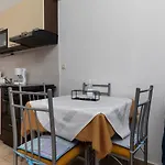 And By The Sea - Omis - 2973 بيت ضيافة