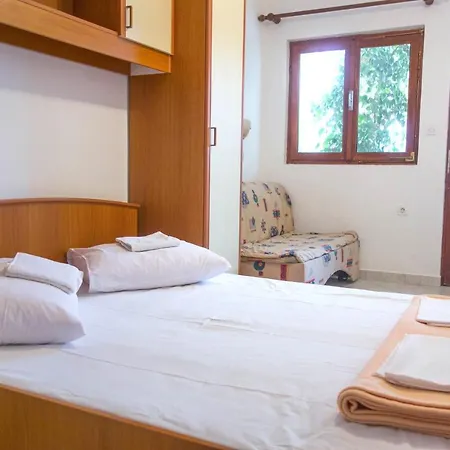 Guest house And By The Sea Lokva Rogoznica, Omis - 2973 3*