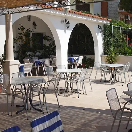 بيت ضيافة And By The Sea - Omis - 2973